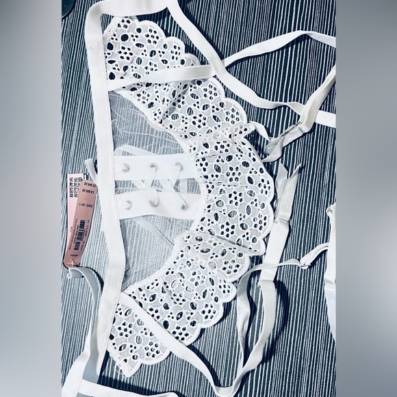 Victoria Secret Dream Angels White Eyelet Lace Garter Belt Skirt, NWT, Size XS/S - Picture 11 of 16